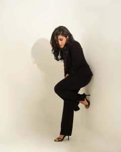 rajisha-vijayan-in-contemporary-3-piece-tailored-pantsuit-ensemble-with-black-structured-single-breasted-blazer-003