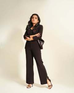 rajisha-vijayan-in-contemporary-3-piece-tailored-pantsuit-ensemble-with-black-structured-single-breasted-blazer-004