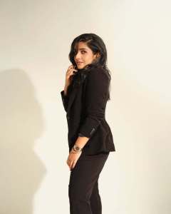 rajisha-vijayan-in-contemporary-3-piece-tailored-pantsuit-ensemble-with-black-structured-single-breasted-blazer-005
