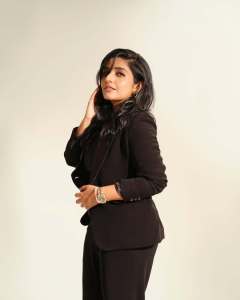 rajisha-vijayan-in-contemporary-3-piece-tailored-pantsuit-ensemble-with-black-structured-single-breasted-blazer-008