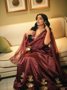rajisha-vijayan-in-dark-maroon-lehenga-style-for-party-outfit-design-photos-003