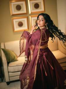 rajisha-vijayan-in-dark-maroon-lehenga-style-for-party-outfit-design-photos-006