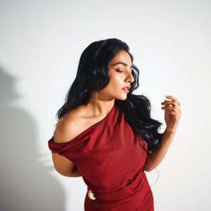 rajisha-vijayan-in-latest-outfit-trending-ideas-photos-015