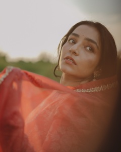 rajisha-vijayan-in-raw-mango-fashion-lehenga-style-photos-014