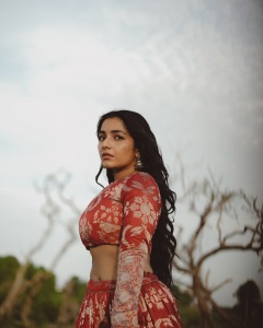 rajisha-vijayan-in-raw-mango-fashion-lehenga-style-photos
