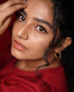 rajisha-vijayan-in-red-frock-photoshoot-006