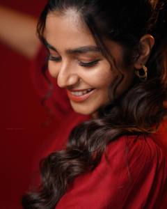 rajisha-vijayan-in-red-frock-photoshoot-007