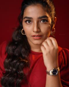 rajisha-vijayan-in-red-frock-photoshoot-008