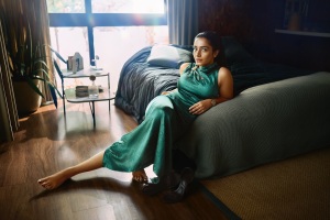 rajisha-vijayan-in-skin-fit-gown-dress-style-photos-002
