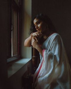rajisha-vijayan-kerala-traditional-saree-photos-002