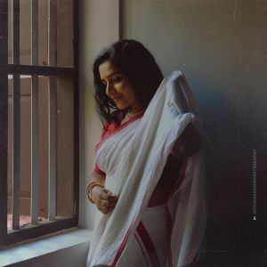 rajisha-vijayan-kerala-traditional-saree-photos-005