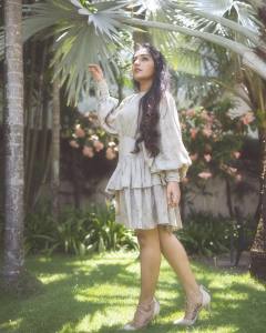 rajisha-vijayan-latest-photo-shoot-pics-0812-007
