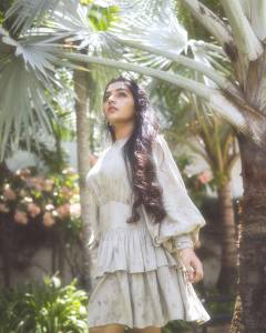 rajisha-vijayan-latest-photo-shoot-pics-0812-008