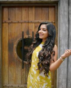 rajisha-vijayan-latest-photo-shoot-pics-0812-016