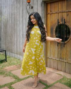 rajisha-vijayan-latest-photo-shoot-pics-0812-017