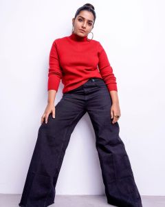 rajisha-vijayan-latest-photoshoot-for-vanitha-002