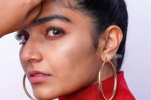 rajisha-vijayan-latest-photoshoot-for-vanitha-003