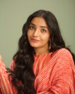rajisha-vijayan-latest-pictures-and-styling-outfit-010