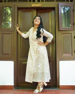 rajisha-vijayan-new-look-photos-001