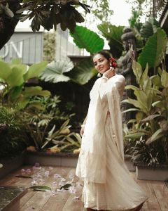 rajisha-vijayan-new-onam-photo-shoot-2021-002