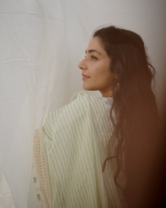 rajisha-vijayan-new-photoshoot-002
