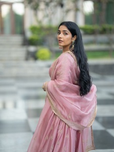rajisha-vijayan-new-photoshoot-007