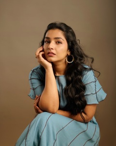 rajisha-vijayan-new-photoshoot-009