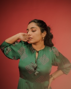 rajisha-vijayan-new-photoshoot-035