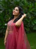 rajisha-vijayan-in-classic-three-piece-magenta-lehenga-set-sleeveless-cropped-blouse-with-intricate-floral-embroidery-photos-001