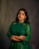 rajisha-vijayan-trending-neck-style-for-party-outfit-in-green-colour-002