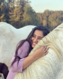 rajisha-vijayan-new-photos-with-horse