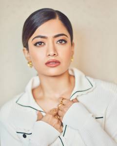 rashmika-mandanna-Ribbed-Knit-Dress-006