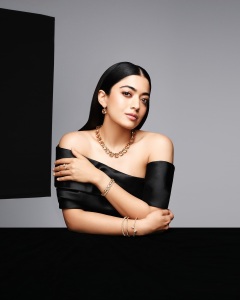 rashmika-mandanna-in-black-gown-photos-002