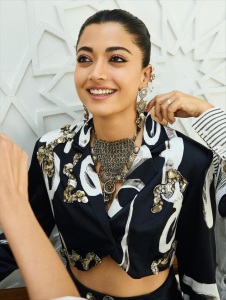 rashmika-mandanna-in-black-stylish-dress-images-002