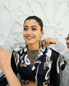 rashmika-mandanna-in-black-stylish-dress-images-007