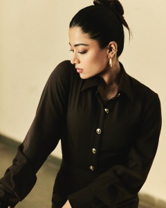 rashmika-mandanna-in-full-black-stunning-photo-004