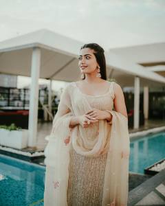 rashmika-mandanna-in-glitter-dress-images-005