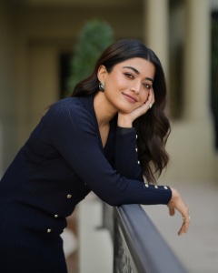rashmika-mandanna-in-loose-pants-with-jacket-photos-004