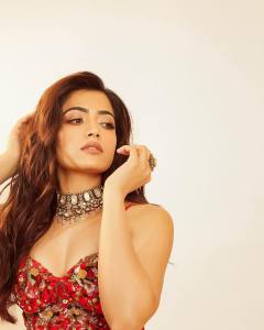 rashmika-mandanna-in-multi-colour-floral-lehenga-010