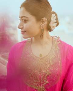 rashmika-mandanna-in-pink-salwar-suit-photos-001