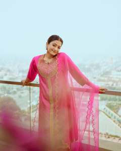 rashmika-mandanna-in-pink-salwar-suit-photos-004