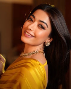 rashmika-mandanna-in-saree-photos-004