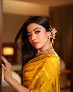 rashmika-mandanna-in-saree-photos-005