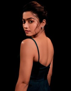 rashmika-mandanna-latest-photos-in-black-dress-002