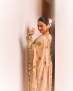 rashmika-mandanna-latest-photos-in-salwar-suit-pics-001
