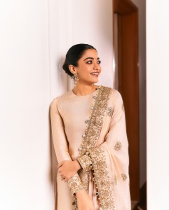 rashmika-mandanna-latest-photos-in-salwar-suit-pics-003