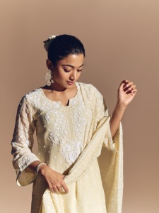 rashmika-mandanna-latest-trendy-photos-004