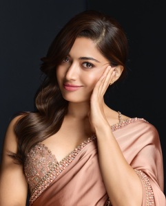 rashmika-mandanna-latest-trendy-photos-008