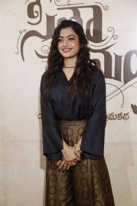 Sita Ramam Movie Actress Rashmika Latest Stills
