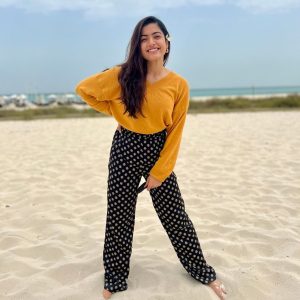 rashmika-mandanna-new-photos-in-black-and-white-002